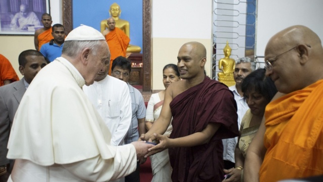 Pope Buddhists cropped