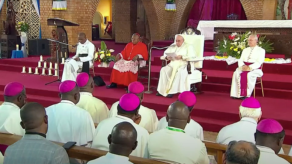 Discours du Saint-Père lors de sa rencontre de prière avec les prêtres, les diacres, les personnes consacrées et les séminaristes dans la cathédrale Notre-Dame du Congo