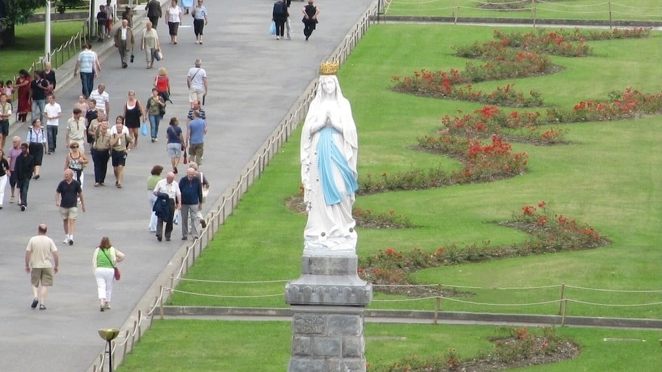 Témoignages de Lourdes : entre le voyage familial et le pèlerinage